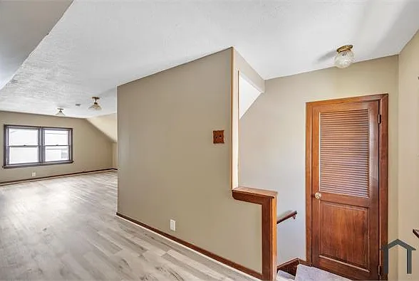 10713 Vernon Ave — Photo 10