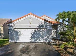 857 Sand Creek Cir, Fort Lauderdale, FL 33327