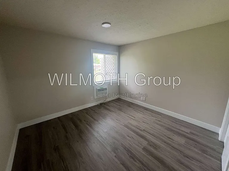 939 W McKay Rd — Photo 7