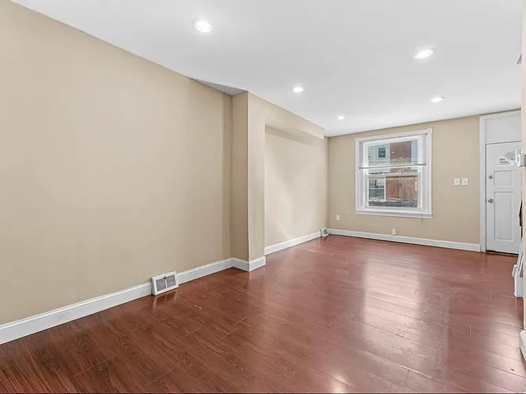 2223 Winton St — Photo 3