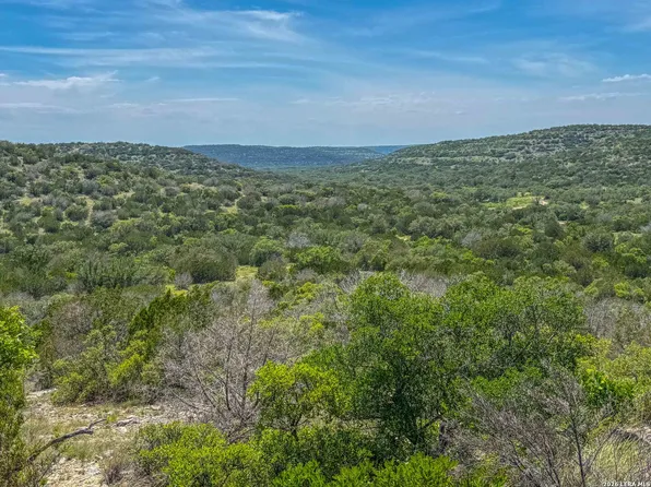 00 S SD 45425, Rocksprings, TX 78880