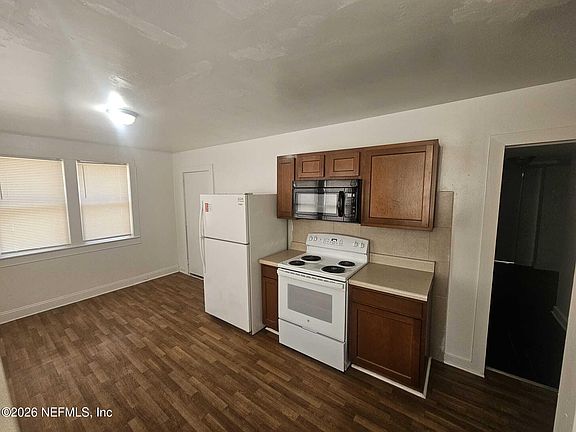 3rd image of 1025 POWHATTAN Street