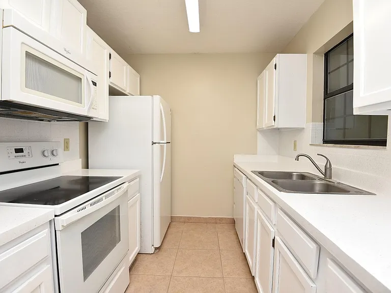 5462 Bracken Ct — Photo 9