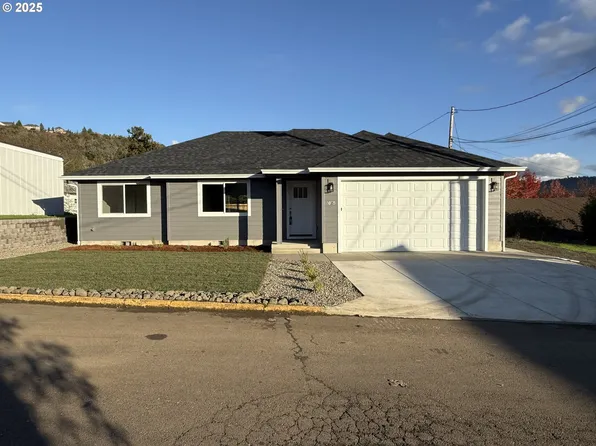 1025 NE Klamath Ave, Roseburg, OR 97470