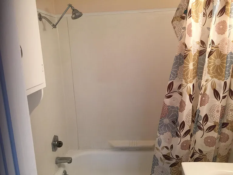 164 S River St #B — Photo 23