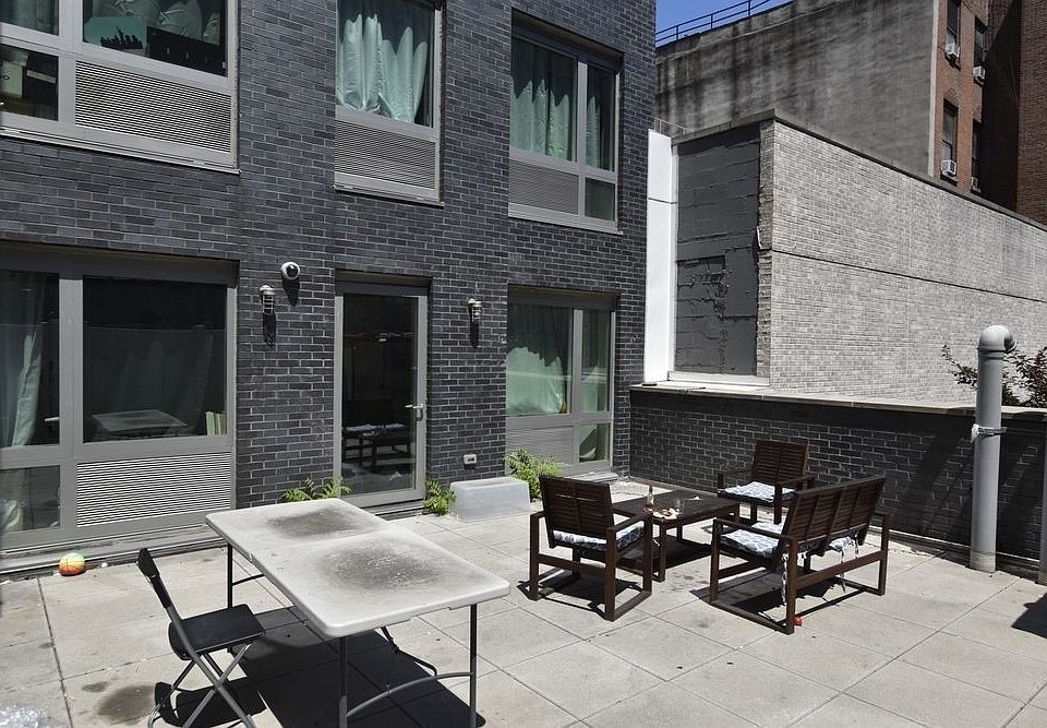 1st image of 212 E 14th St #1RR