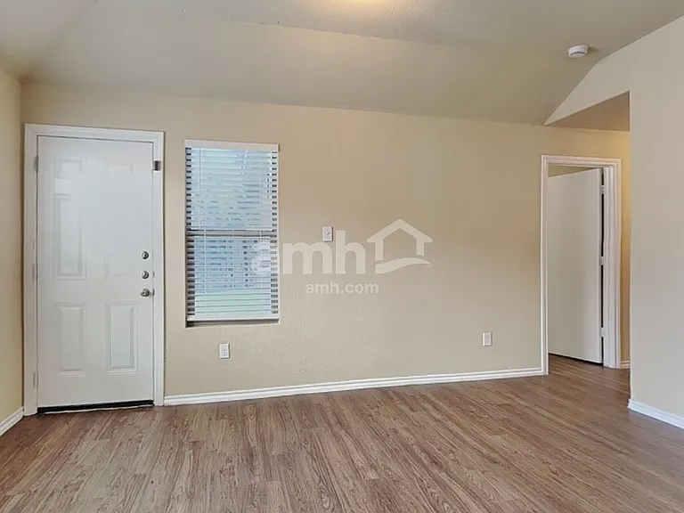 2822 Wisner Cir — Photo 4