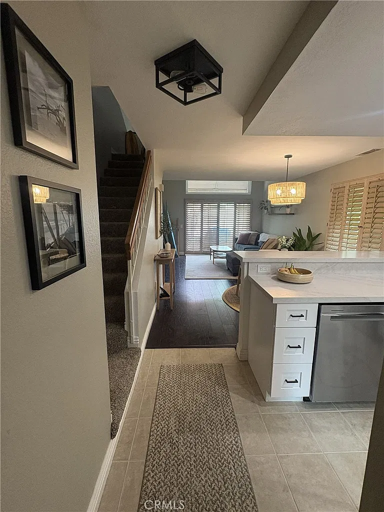 1 bed, 1.5 bath, 899 sqft, $2,800 — Photo 4