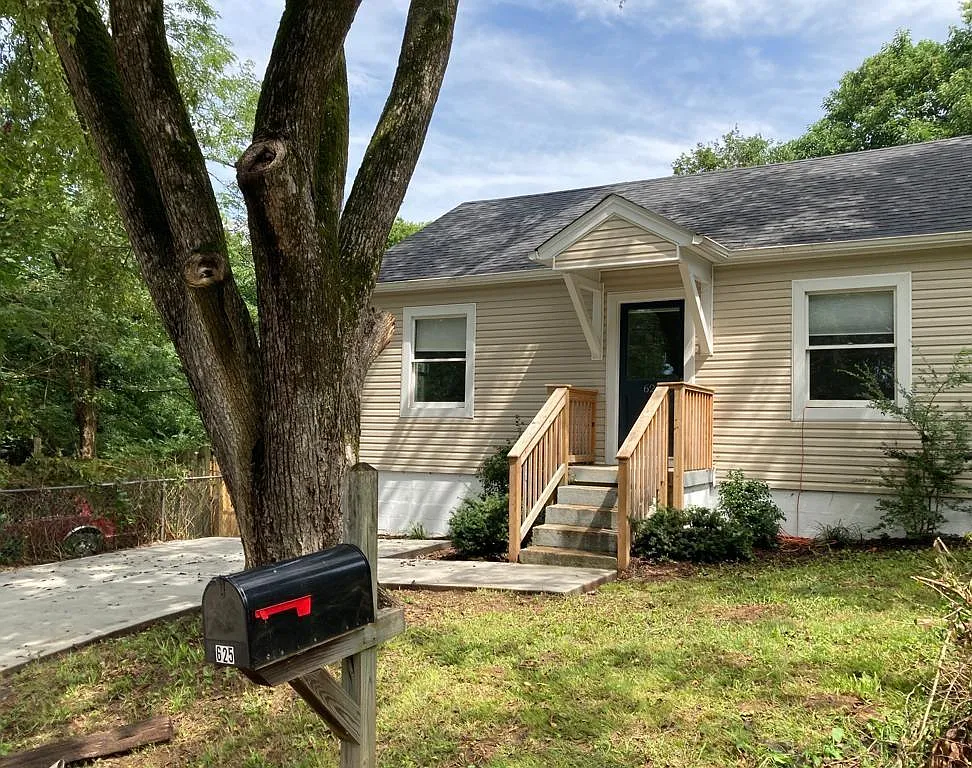 2 bed, 720 sqft, $1,400 — Photo 2