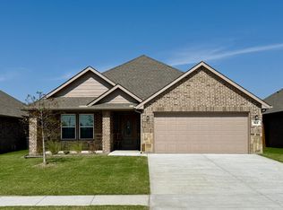 808 Greyson Ln, Greenville, TX 75402