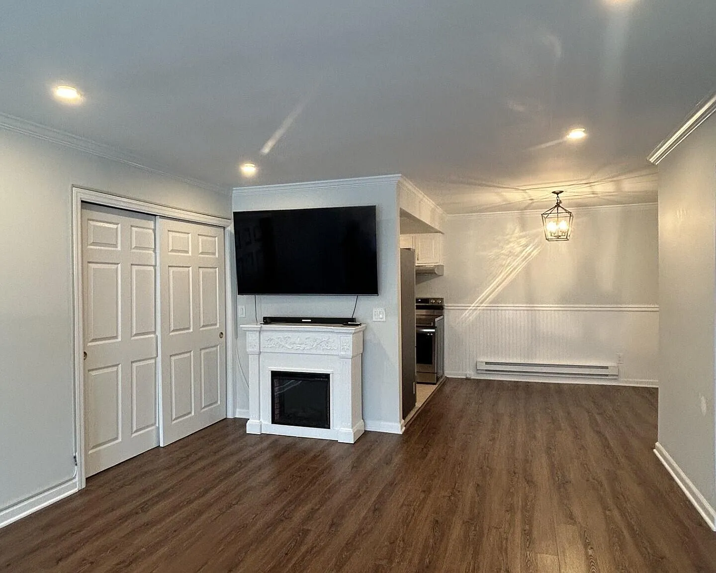 1 bed, 864 sqft, $2,995 — Photo 2