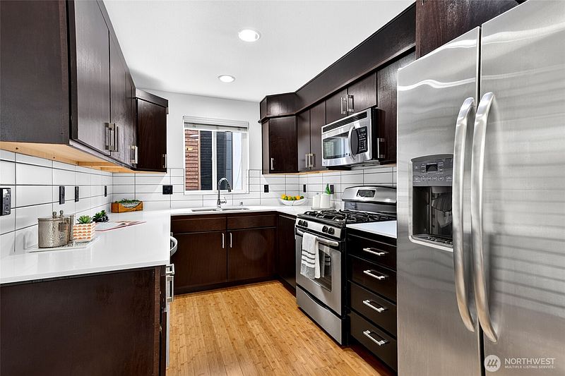 5th image of 2122 NE 89th St