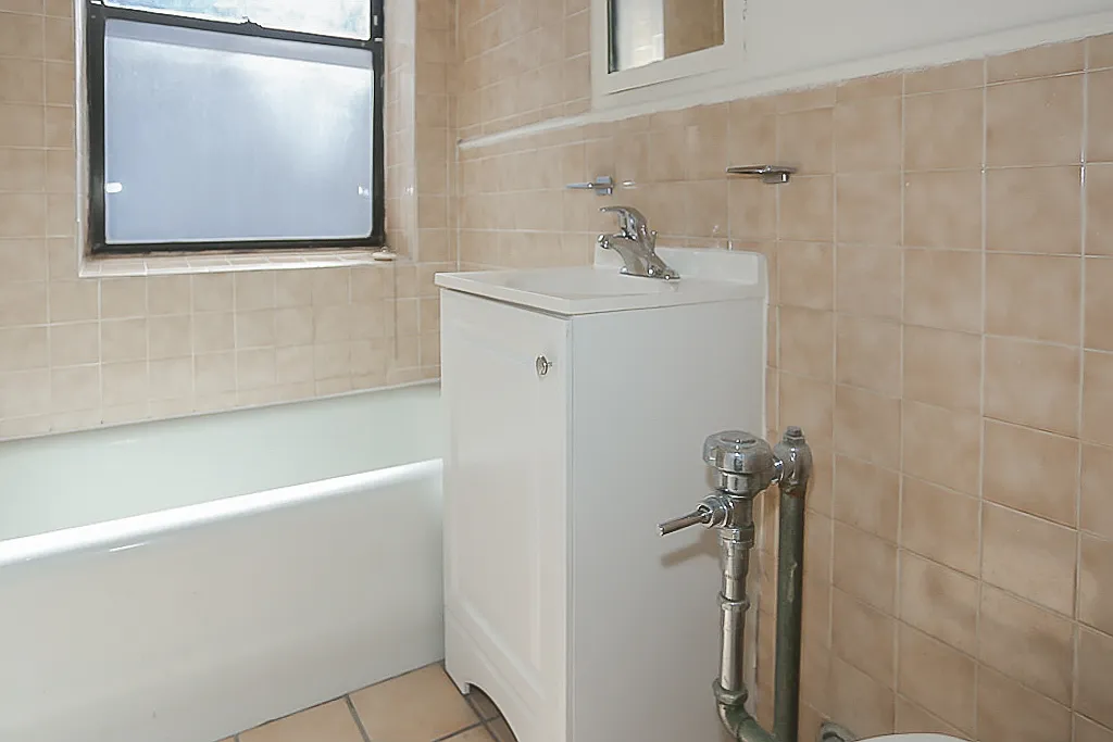 Studio, 510 sqft, $1,675 — Photo 4