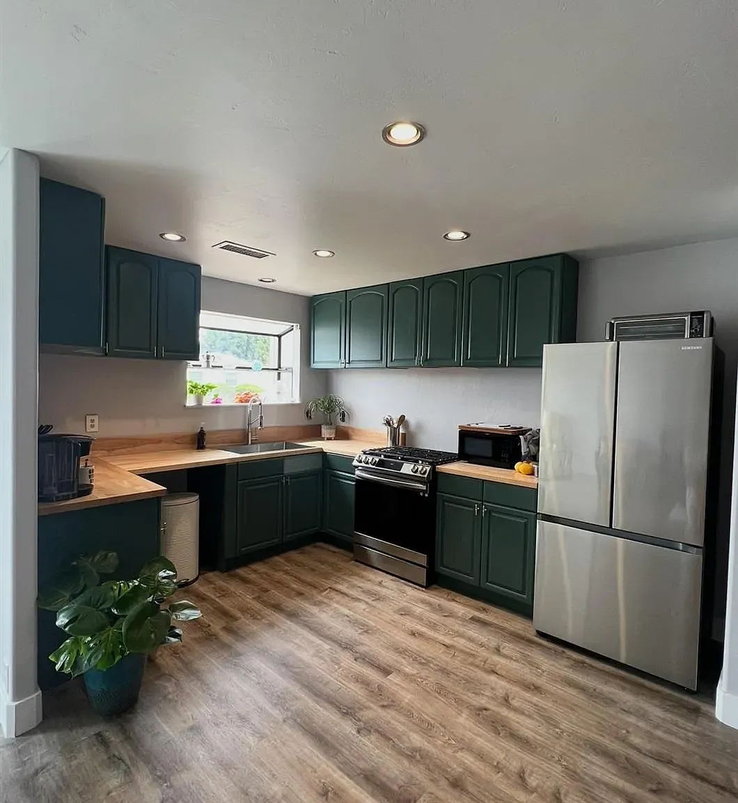 3 bed, 2.0 bath, 1600 sqft, $4,600 — Photo 1