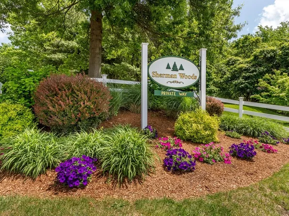 9 Evergreen Cir #9, Canton, MA 02021