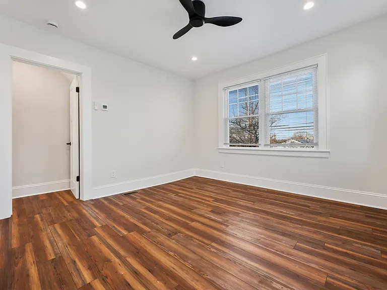 58 Walter Ave — Photo 34