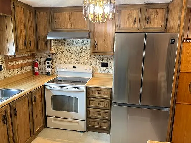 2 bed, 1.5 bath, 1100 sqft, $1,595 — Photo 2