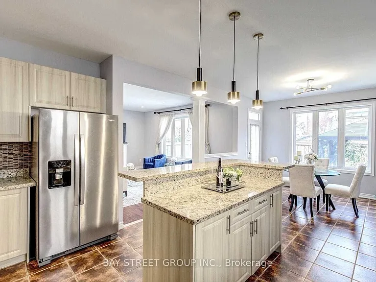134 Ascalon Dr #UPPER — Photo 12