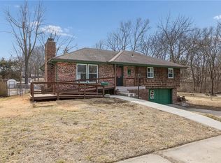507 SW Stratford Rd, Lees Summit, MO 64081