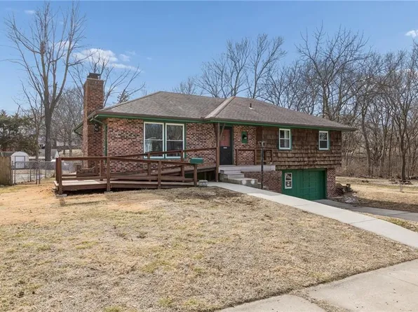 507 SW Stratford Rd, Lees Summit, MO 64081