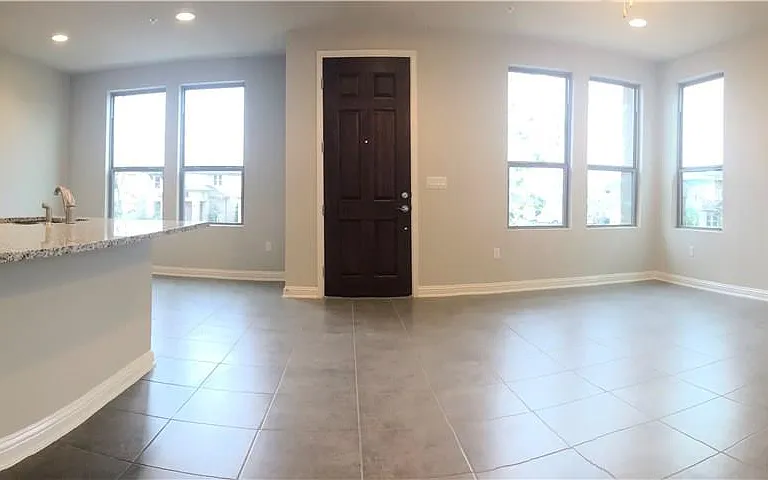 6814 E Riverside Dr #106 — Photo 3