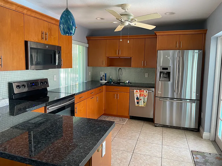 18865 SW 95th Ave — Photo 11