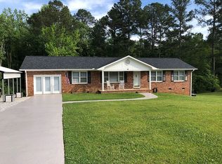 26 Forest Ln, Ware Shoals, SC 29692
