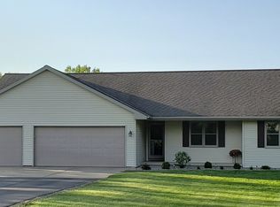 360 Sunset Cir, Pulaski, WI 54162