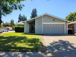 9494 Mira Del Rio Dr, Sacramento, CA 95827
