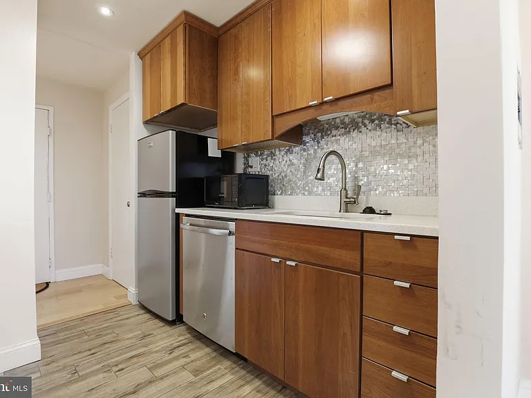 4520 King St #804 — Photo 7
