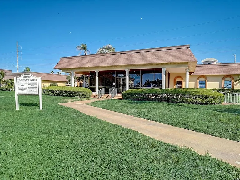 5108 Brittany Dr S #205 — Photo 67