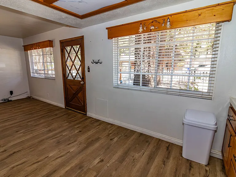 804 Robinhood Blvd — Photo 9