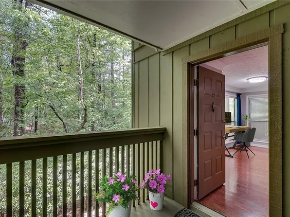 1015 Dunbar Dr, Atlanta, GA 30338