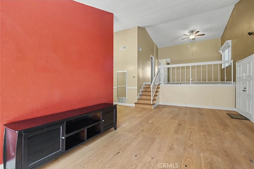 1 bed, 1.5 bath, 980 sqft, $2,500 — Photo 2