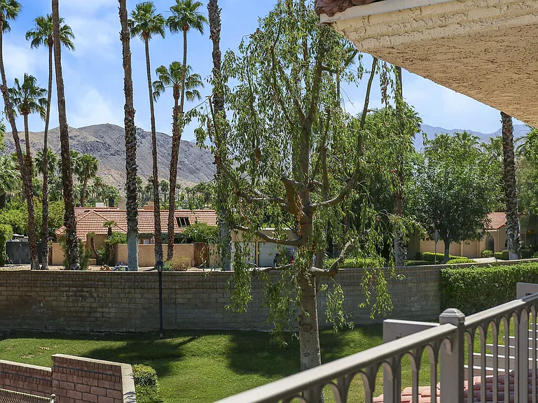 E Mesquite Ave — Photo 35