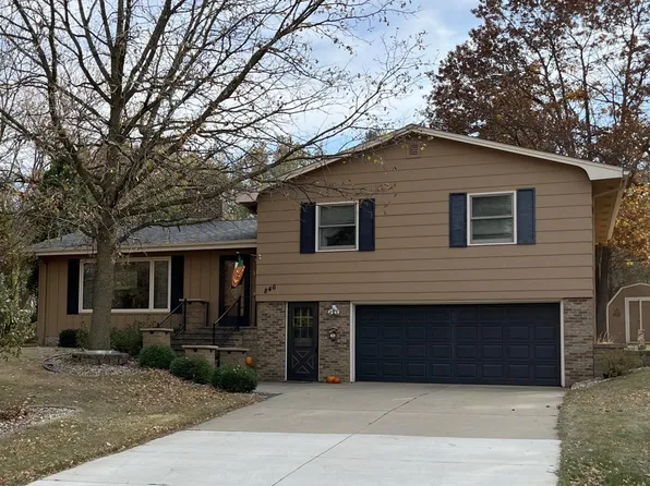 846 Highland Rd, Windom, MN 56101