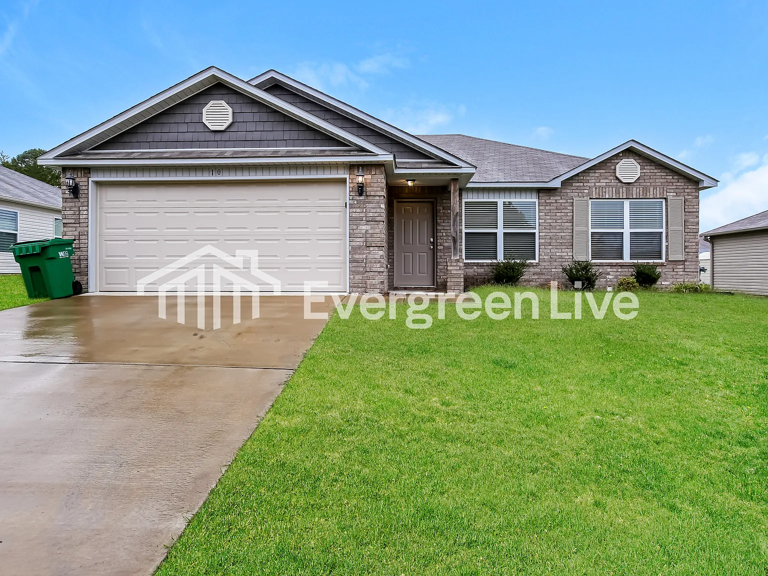 3 bed, 2.0 bath, 1288 sqft, $1,495 — Photo 1