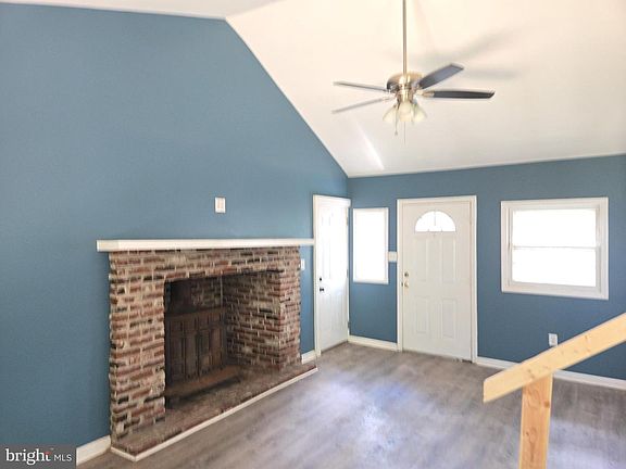 2nd image of 159 Railroad Ave