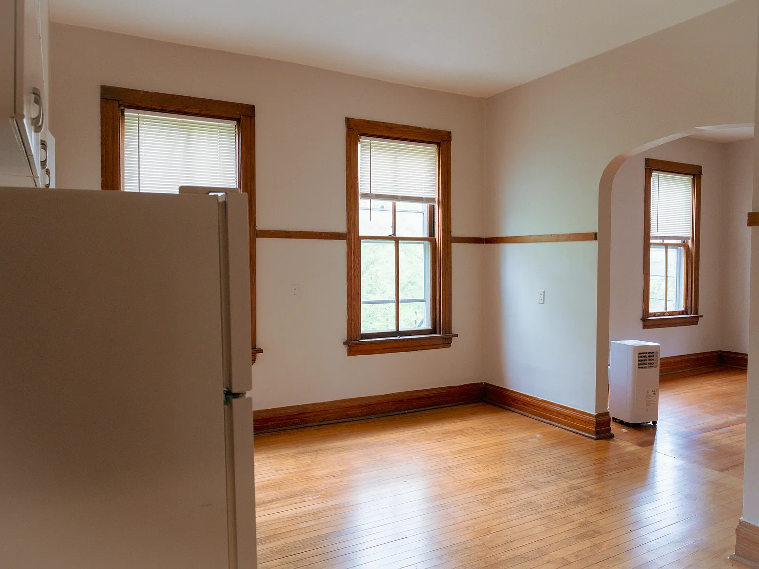 2100 N. Hoyne Ave. — Photo 4