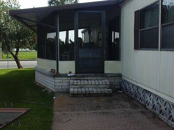 Screened patio2