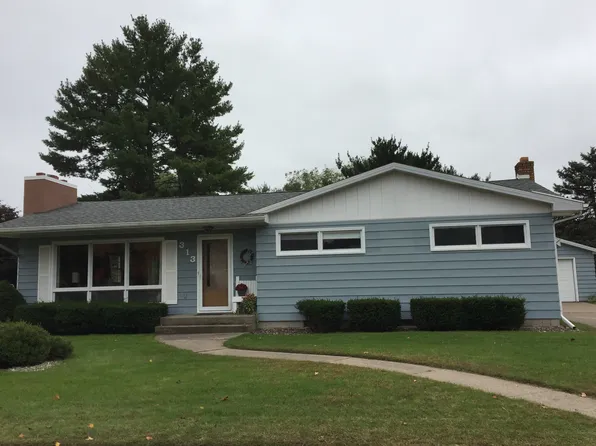 313 N 3rd St, La Crescent, MN 55947