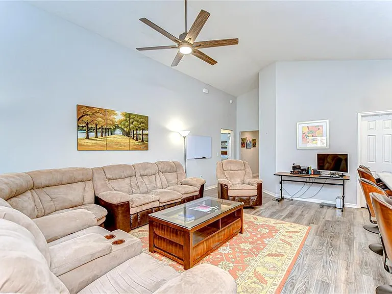 6731 Castle Green Pl — Photo 12