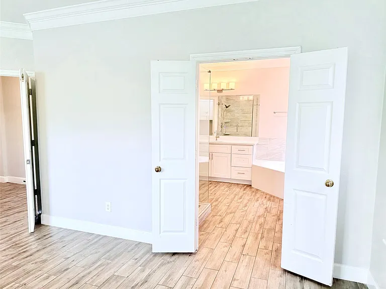 5711 Silver Bay Ct — Photo 15