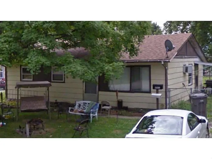 4063 Breton St photo 1