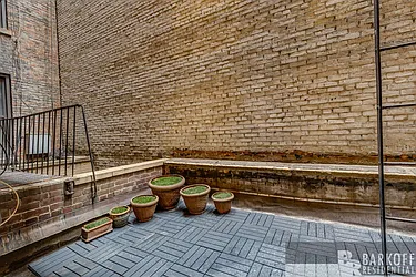 Rented by Barkoff Residential 