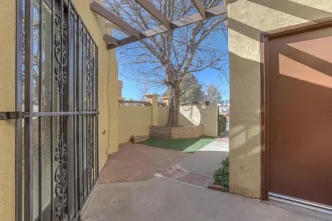 618 Meadow Green Ct SE — Photo 4