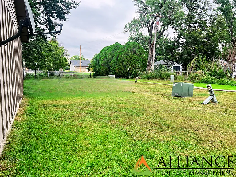 2423 Buttonwood Dr — Photo 10