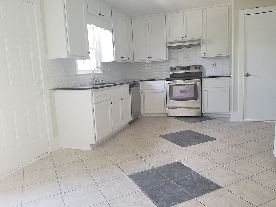 2nd image of 2112 Oakland Ridge Dr