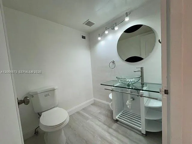 5401 Collins Ave #513 — Photo 30