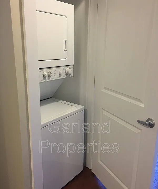 425 Campbell Ave SW #106